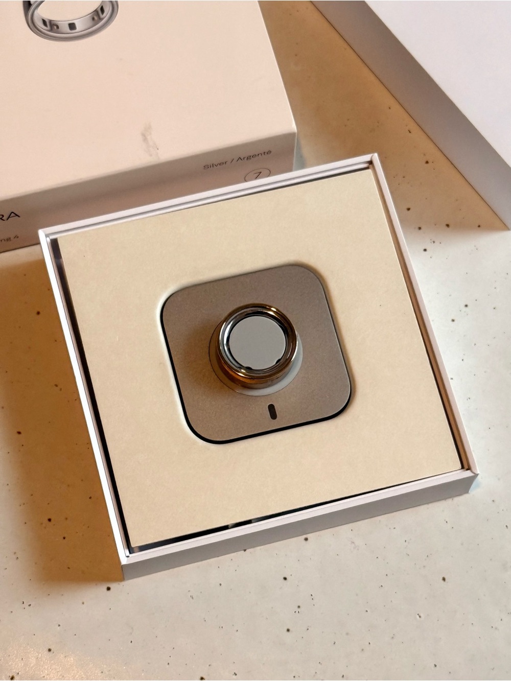 OURA RING GEN 4 (Silver) Size 7